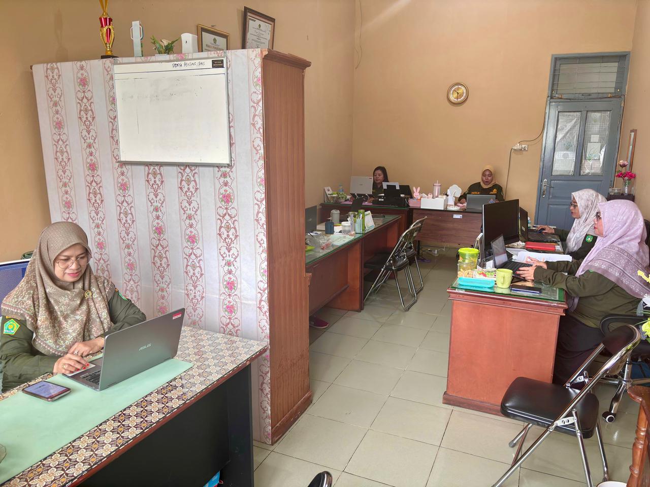 Pastikan Tepat Sasaran, Pendais Kukar Sosialisasikan Juknis Insentif GBPNS Guru PAK